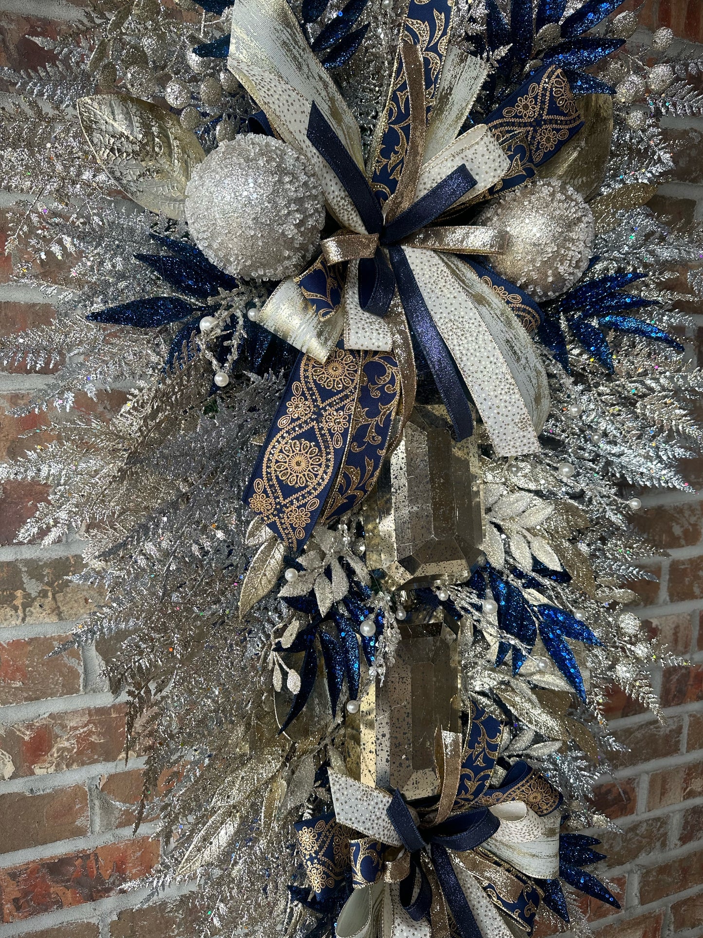 Navy/ Champagne Christmas Swag