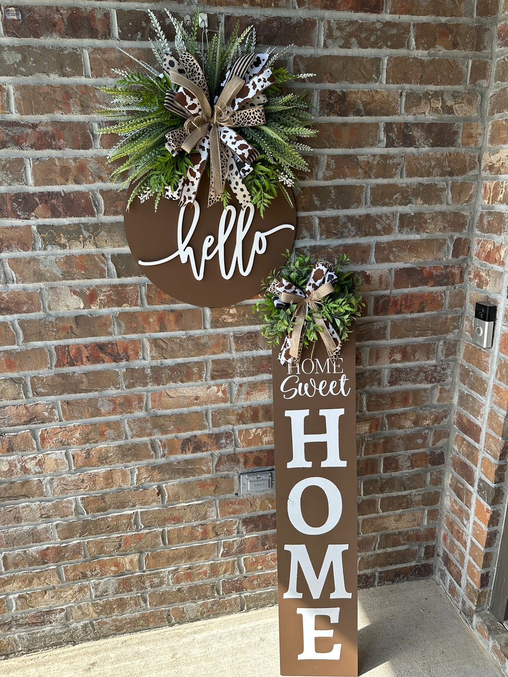 Porch leaner and door hanger matching set
