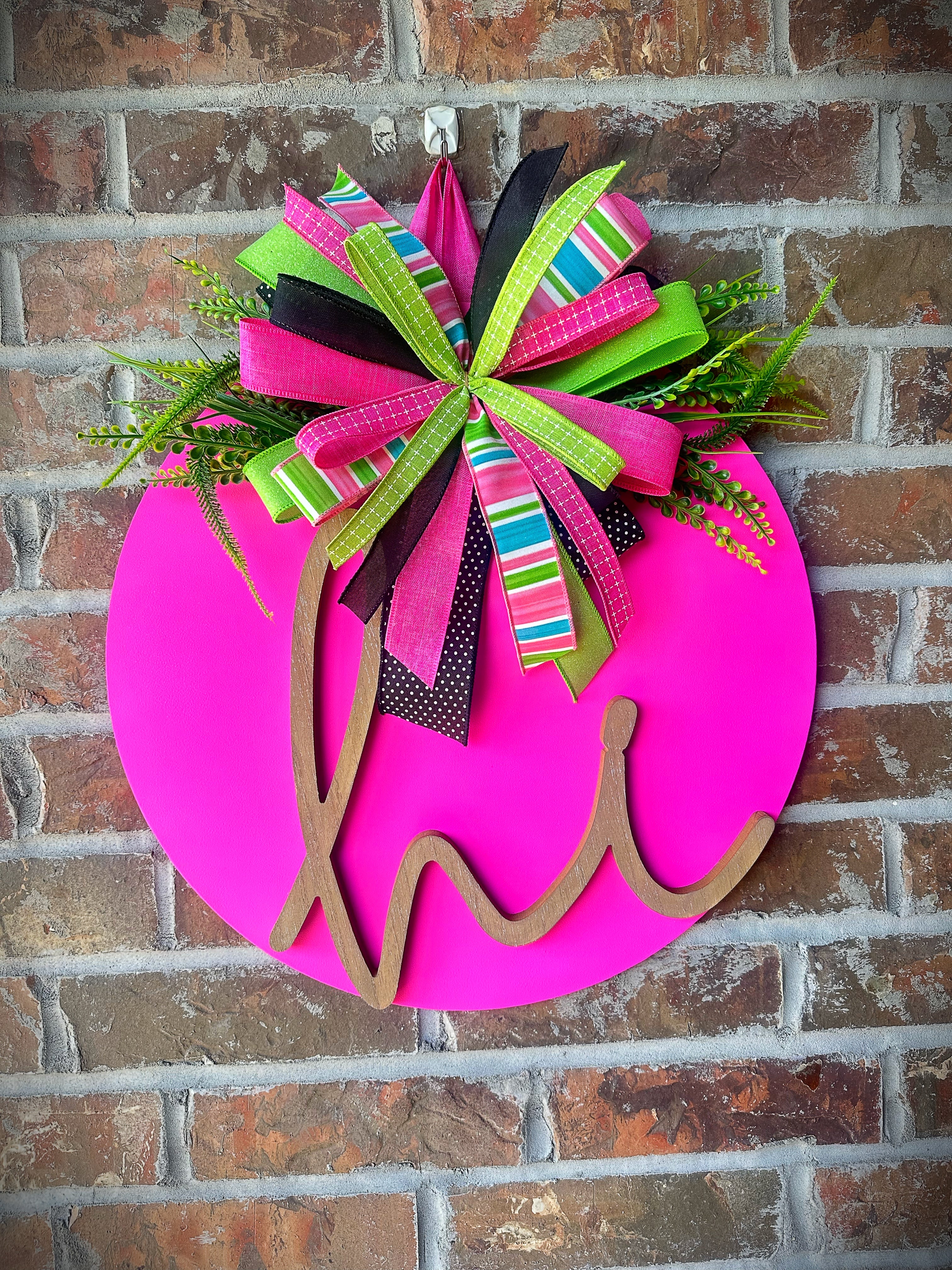 Hot Pink Circle “Hi” Door Hanger