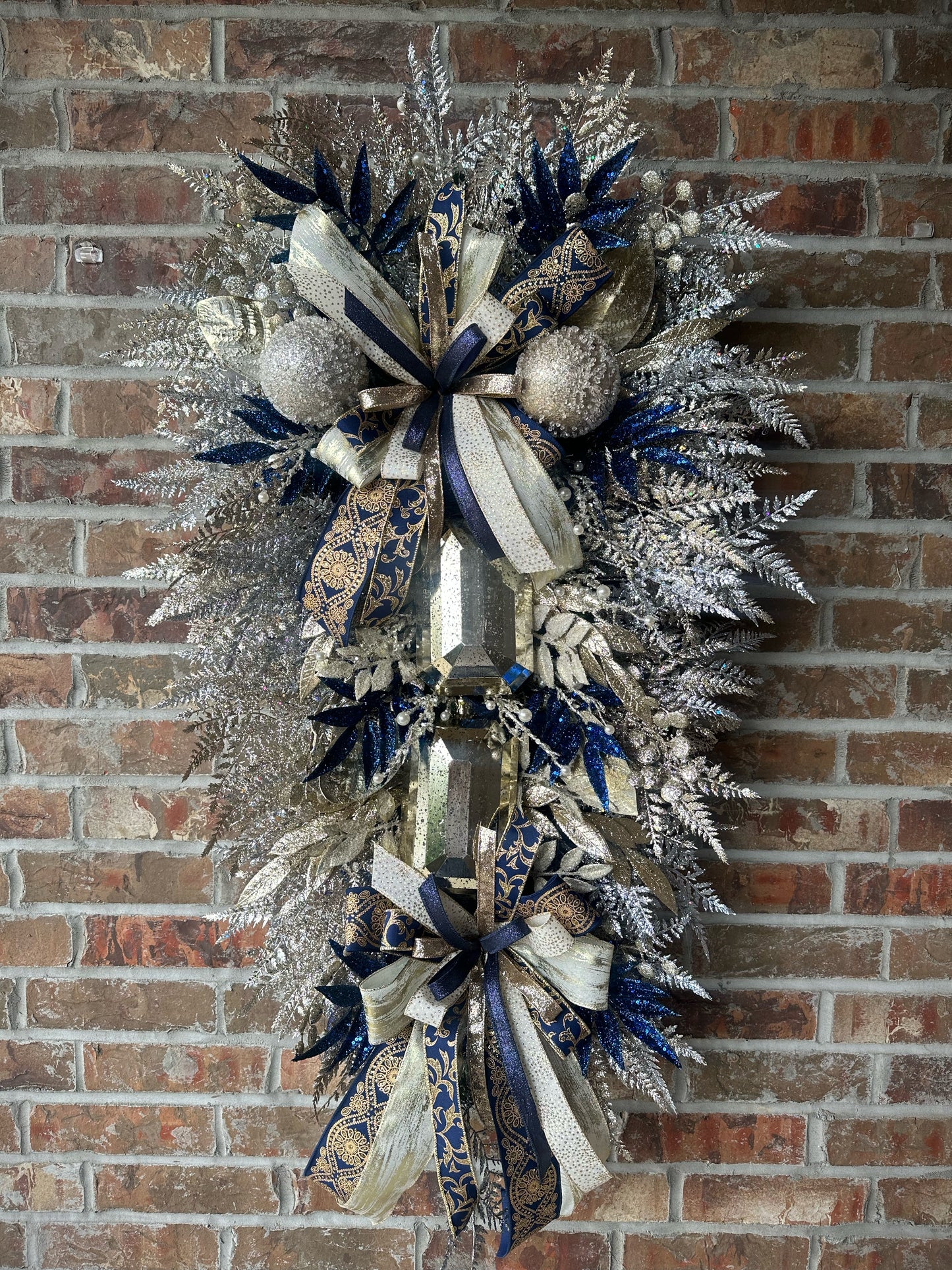 Navy/ Champagne Christmas Swag