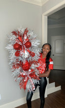 Load image into Gallery viewer, Diva Christmas Wreath
