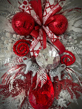 Load image into Gallery viewer, Diva Christmas Wreath
