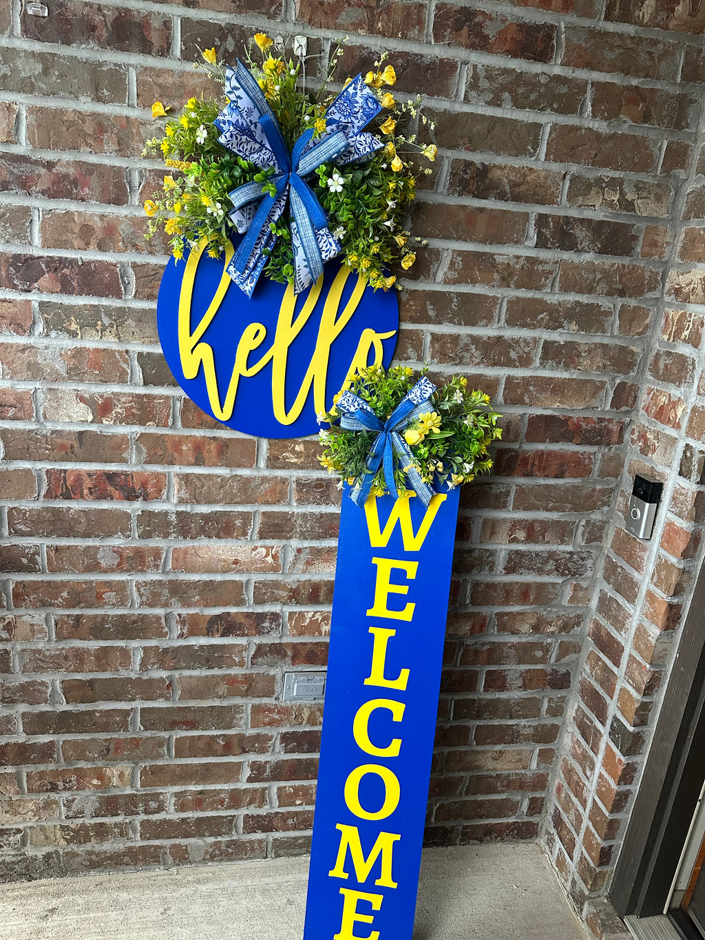 Porch leaner and door hanger matching set