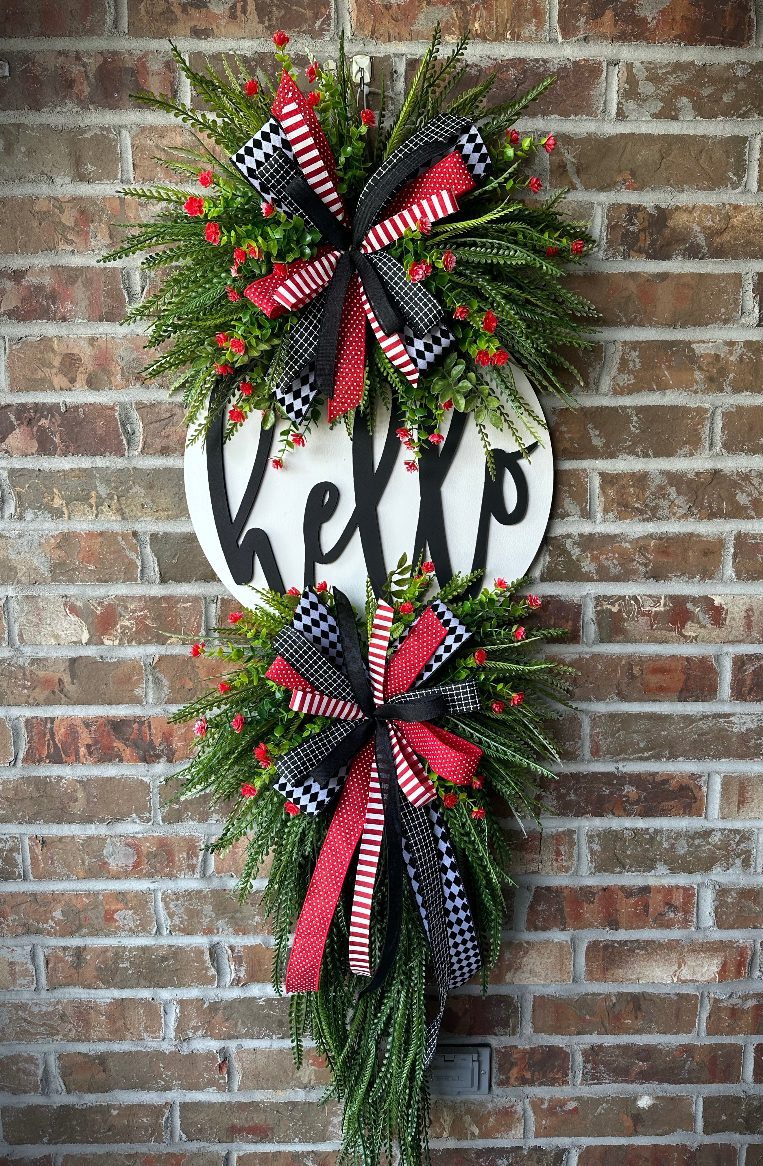 Hello Wreath RED/BLACK/WHITE