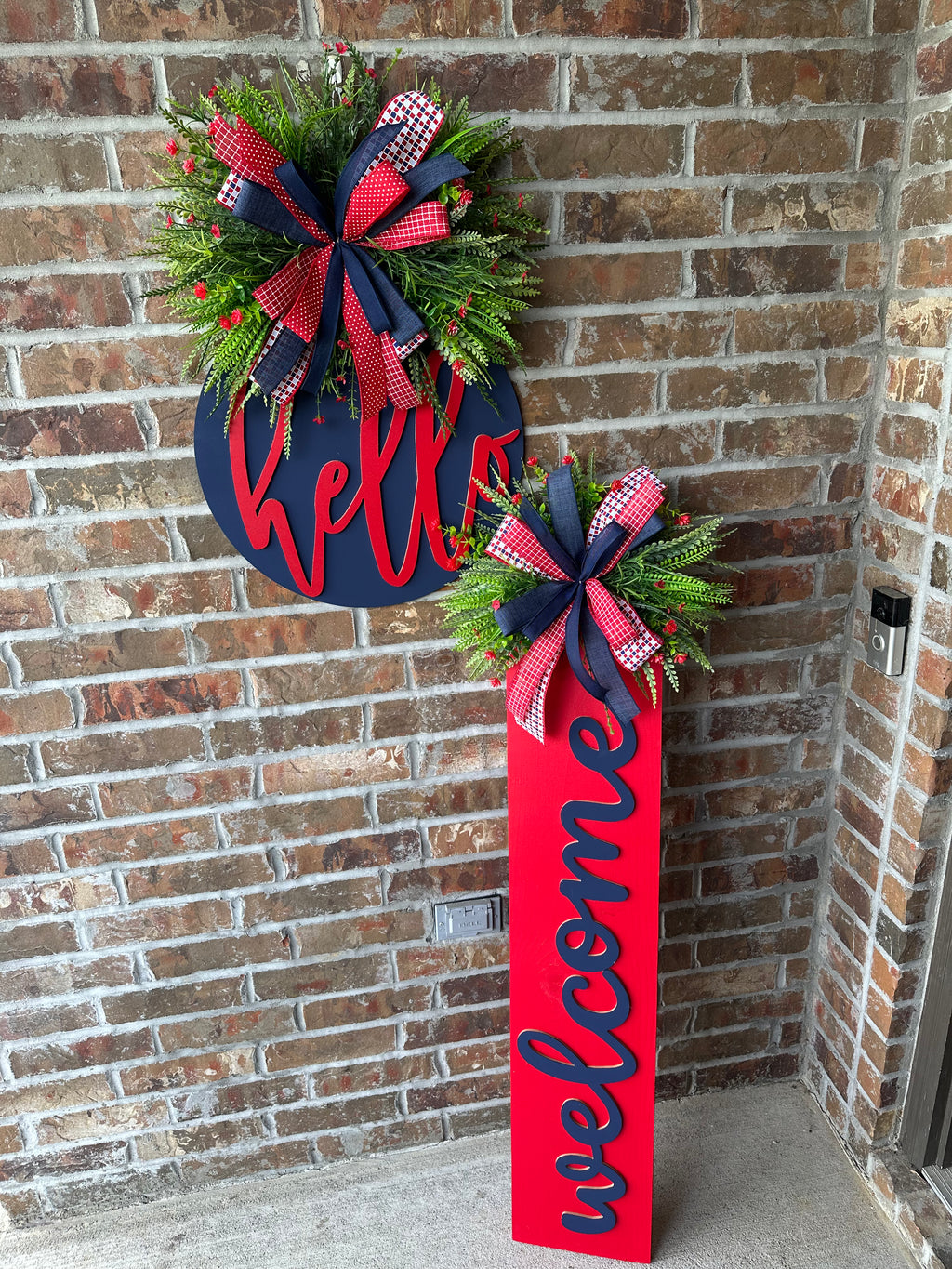 Porch leaner and door hanger matching set